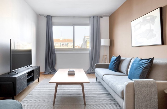Renovated Nova Esquerra de l'Eixample 3BR, by Blueground