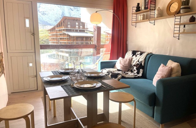 Renovated studio near ski lifts, 4 ppl, balcony, equipped kitchen