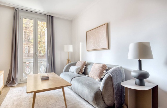 Renovated Sagrada Familia 1BR w/Roof Access, by Blueground