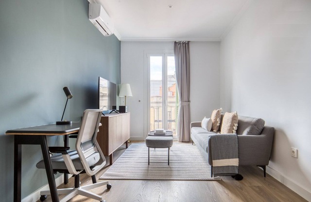 Renovated Sagrada Familia 1BR w/Roof, by Blueground