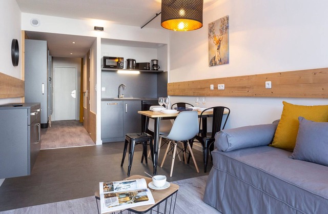 Renovated studio near center, balcony, WiFi