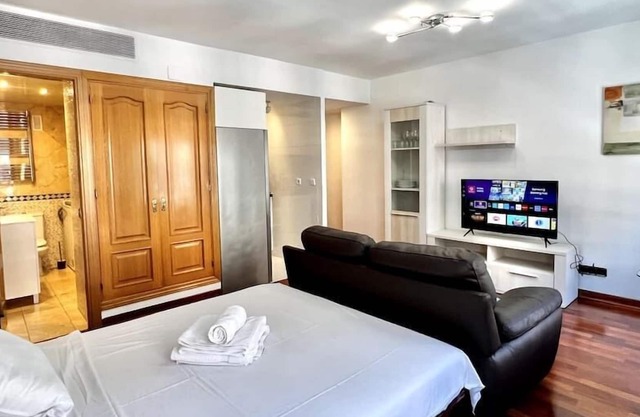 Renovated studio. Smart TV, WIFI