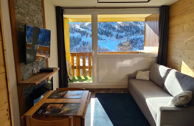 Renovated studio with 2 beds and internet, close to slopes and funicular