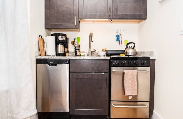 Renovated, Sunny, Spacious Studio in Boston