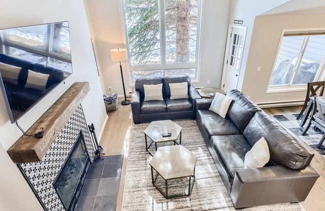 Renovated townhome in Homestead community of Edwards
