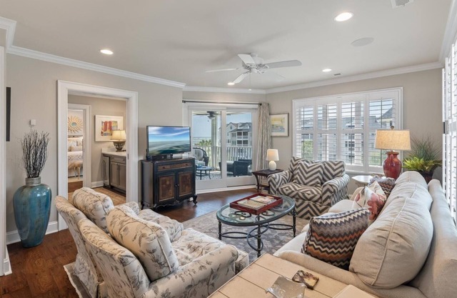 Renovated Unit on Top Floor with Gorgeous Ocean Views