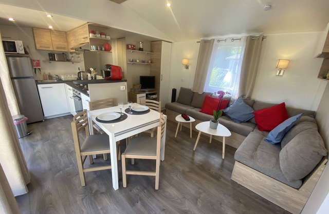 Rent mobile home 6pers 40 m2 from 250 € per week