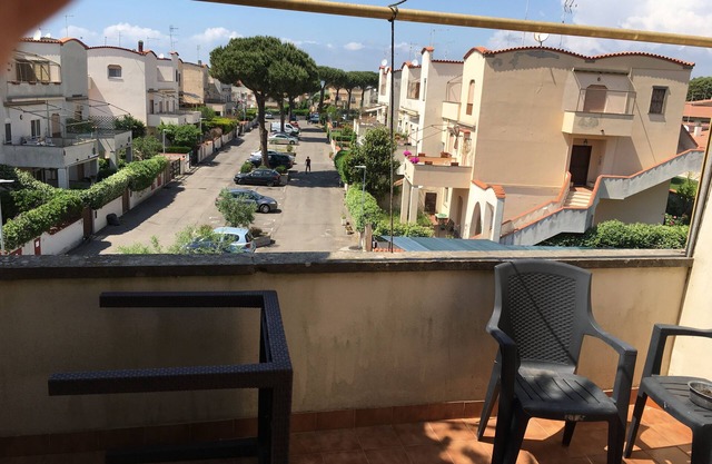 Residence "L 'Approdo" with swimming pool and tennis courts very close to the sea