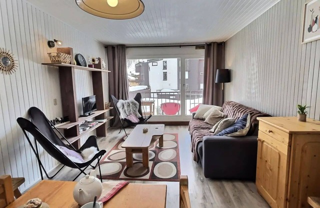 Residence La Balme - Pleasant 2 rooms for 4 people, located in Val d'Isère near the slopes and the center of the resort