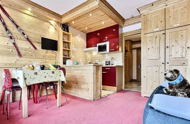 Residence Le Bec Rouge - Nice studio tastefully renovated for 4 people in Tignes ski to the feet and close to shops in the Lake area. Appearances