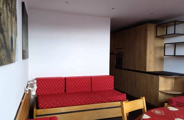 Residence Les Arolles - Nice and well-appointed 5 person cabin studio in Arc 1600 in the resort center and close to the slopes