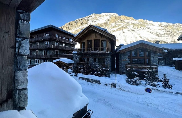Residence Rogoney - Les Bleuets - Studio 3 people in Val d'Isère 300m from the village center and 100m from the slopes