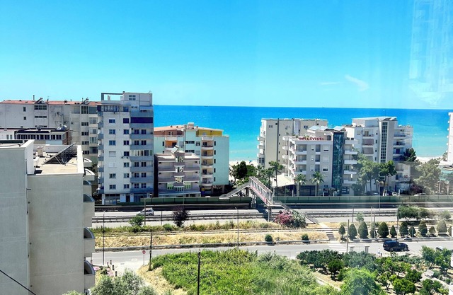 Residential apartment!n5 min from the beachnSuper Close to bus station and shops