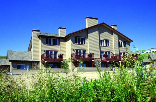 Resort 2BD condo with onsite resort amenities: ind