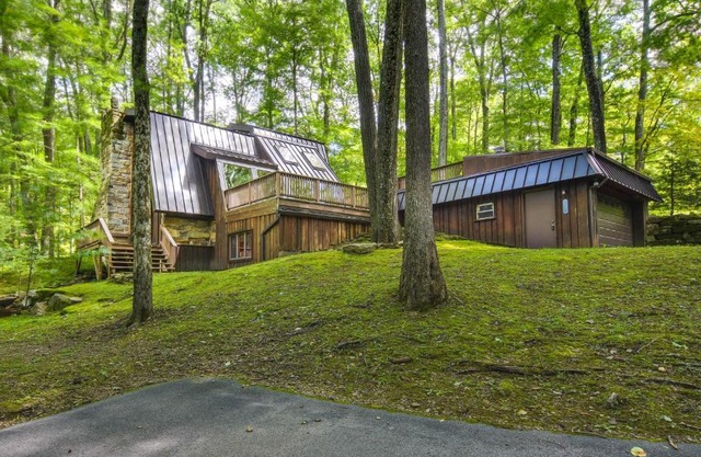 Resort Amenities Family-Friendly DuBois Cabin