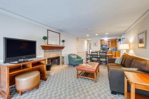 Resort Condo with Marina Access in Williamsburg!