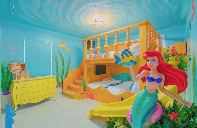 ⭐ Resort Home, Heated Pool & Spa, Game Room, Themed Bedrooms, Fully Stocked ⭐