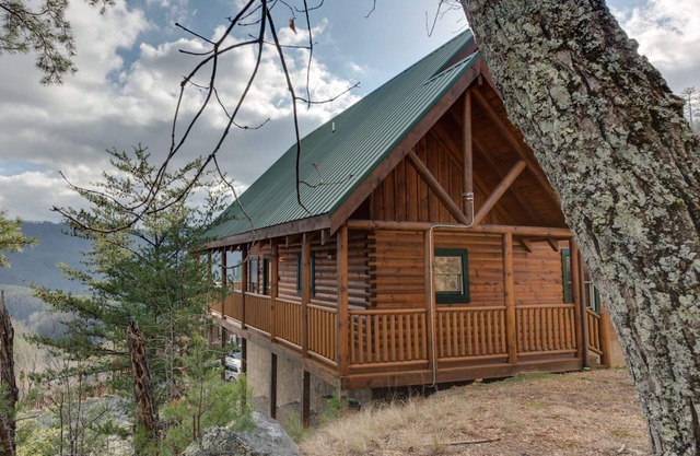 Resort setting w/awesome Mtn views! Self checkin, close to Nat’l Park! Sleeps 6
