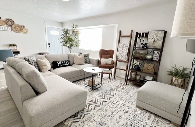 Restful Nest A 3bd&2ba in Midtown Anchorage