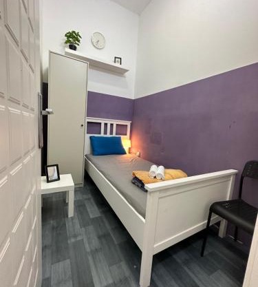Restful Partition Room Near Mashreq Metro