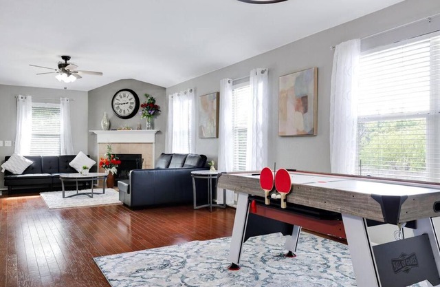 Restful Spacious 4Bedroom Central @ Six Flags