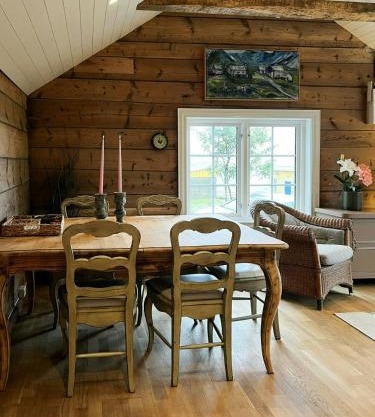 Restored Farmhouse By The Sea In Kvalheim