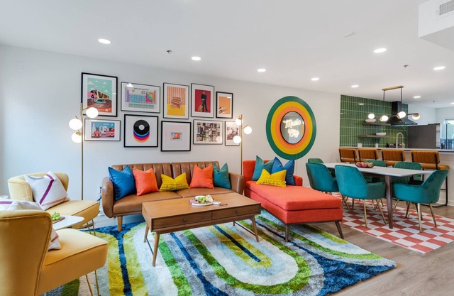 Retro Jams Condo - 9 Min Walk to Broadway!