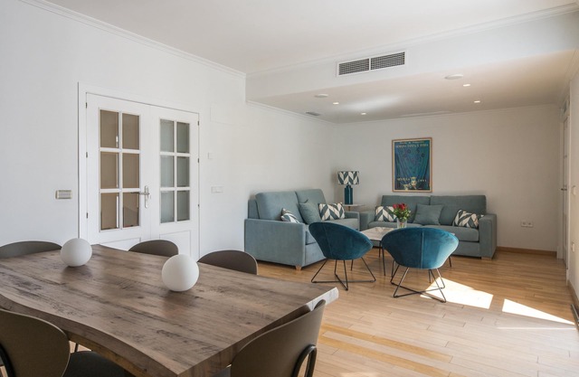 Rey de Sevilla Flats Arenal