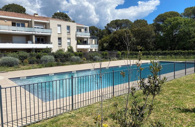 Rez de Jardin T3 recent et calme au Nouvelles Terres à La Londe les Maures - Var
