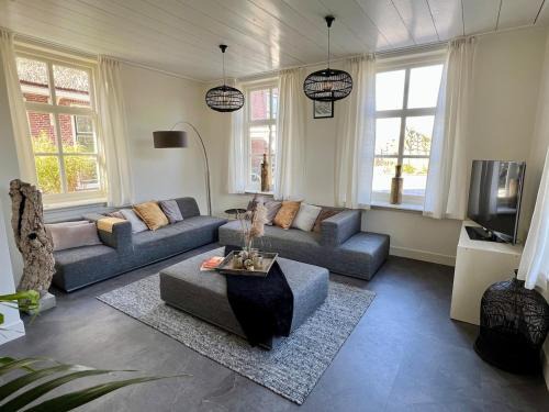 Rhynhoven Lodge