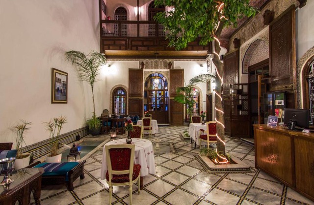 Riad Les Remparts De Fès