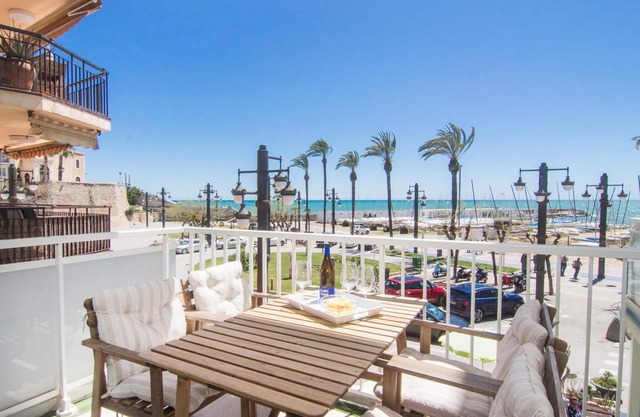 RIBERA SOL BY BLAUSITGES Beach front property with stunning sea views in Sitges.