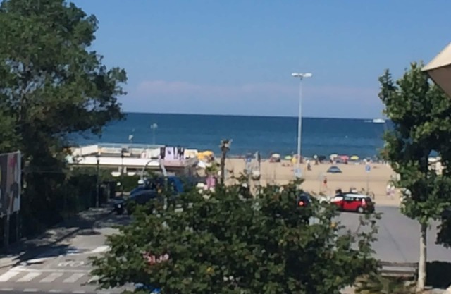 RICCIONE with BEACH and AQUAPARK INCLUDED/BEACH and AQUAPARK included !