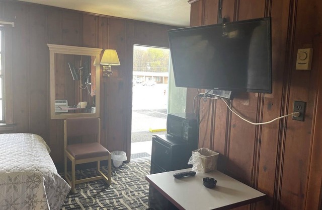RIDGEWAY INN