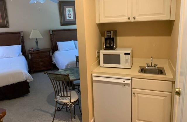 Right Direction Rentals Studio 8271
