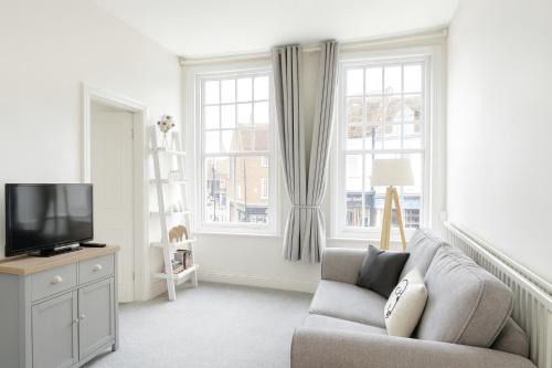 Rioland Apartment near Gatwick