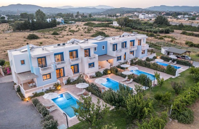 RITA MARE seafront villas heated Pools