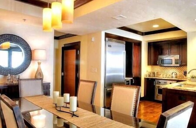 Ritz Carlton Club Resort & Spa, Ski, Fireplace