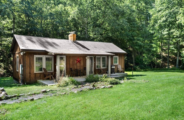 River Access w/Hot Tub, Grill, WiFi, & Fire Pit!