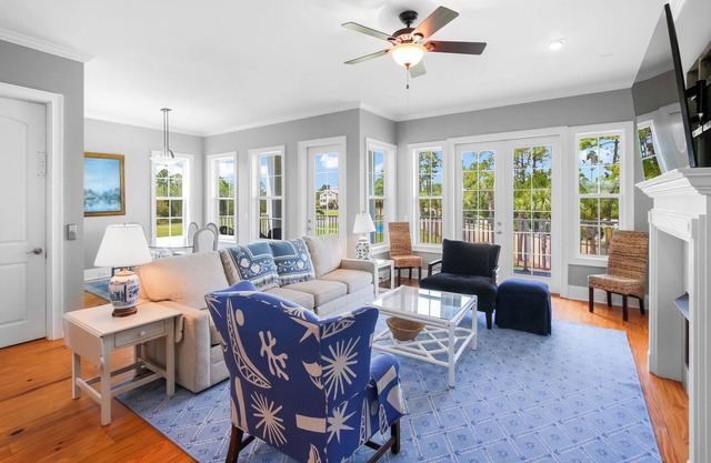 River Front Charming 3-bedroom house in brilliant St. Mary with Swimming pool