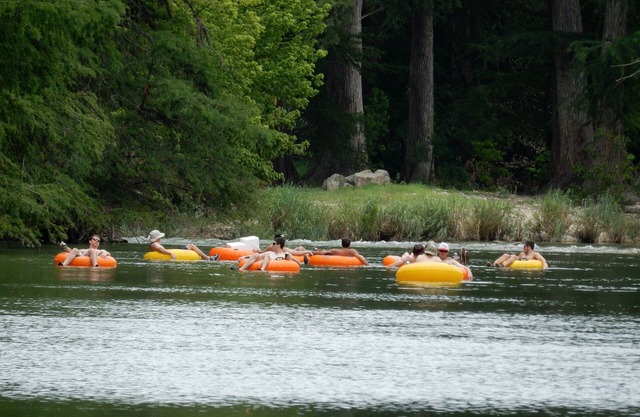 River Frontage! 600' of private Guadalupe River - Tubes/Floats included!