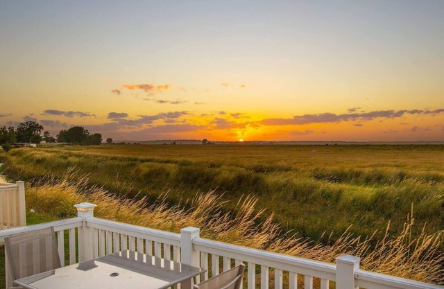 River Lodge Platinum Plus Holiday Home with Views, Decking, Wifi and Netflix