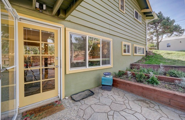 River Place Retreat, Unit 4- Cozy Condo on the Arkansas River
