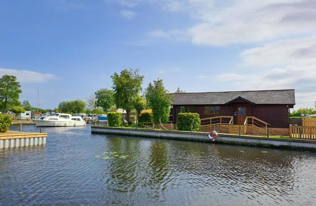 River Retreat - Norfolk Broads