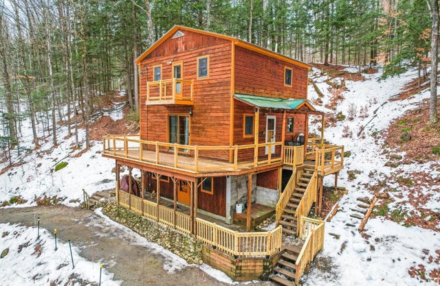 River Road Treehouse Retreat