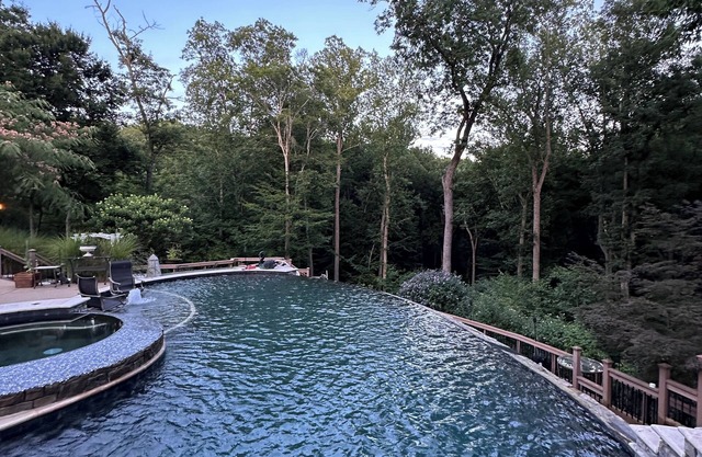 "River Rock Villa: Privacy, Infinity Pool, River Hiking Where Luxury Awaits You"