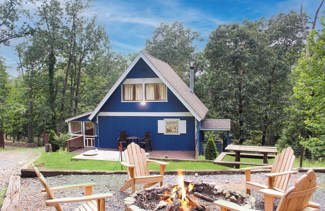 River’s Getaway Hot Tub Game Room Nature Retreat