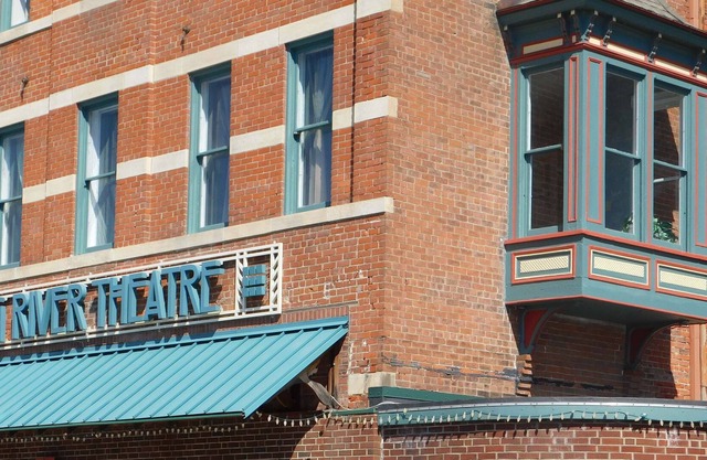 RIVER VIEW APARTMENT, INN At Big River Theatre