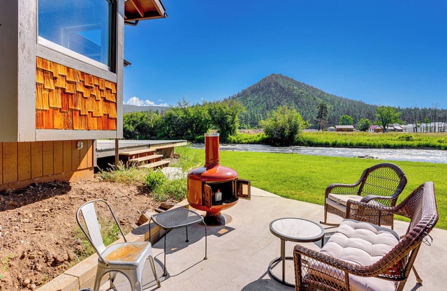 Riverfront Bayfield Home w/Deck & Gas Grill