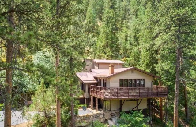 Riverfront Cabin Near Estes Park - Fishing Access & Close to RMNP